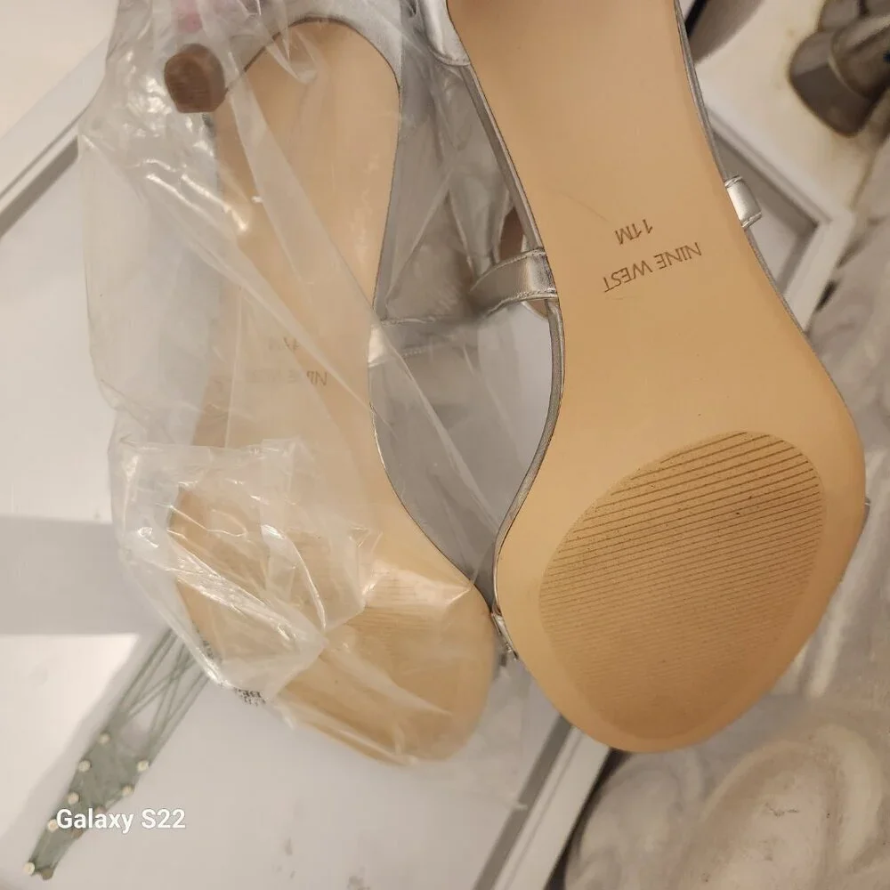 Nine West 